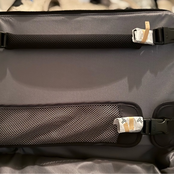 Tumi - Picture 16 of 16